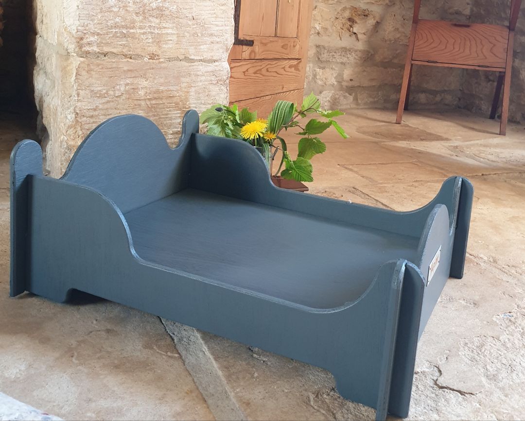 Large Cozy Bed for Rabbits and Guinea Pigs (Slate Grey)