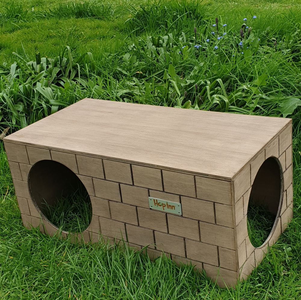 Rabbit Bricked Hideaway (Weathered Wood)
