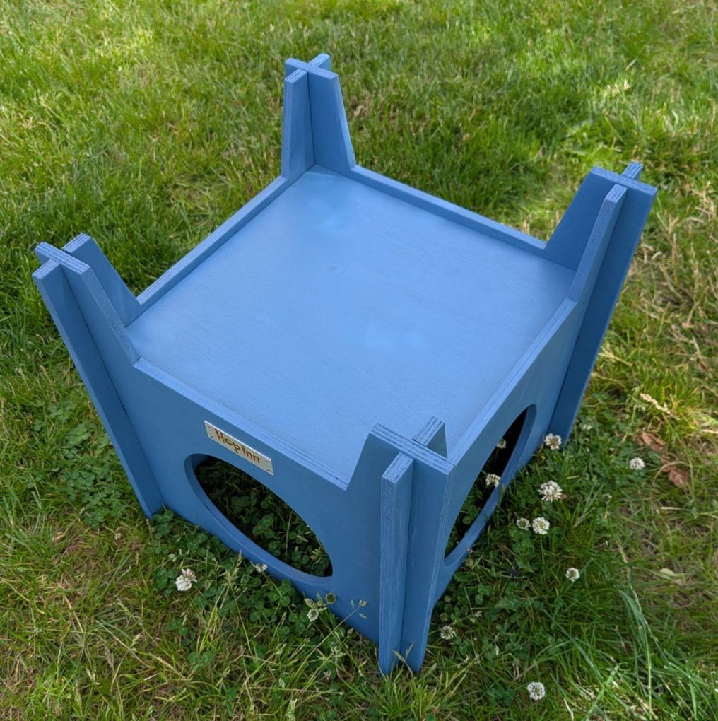 Rabbit Castle (without bricks) for Cats and Kittens too (Various Colours)